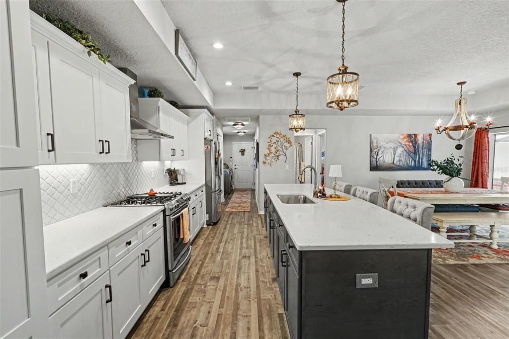 For Sale: $600,000 (3 beds, 3 baths, 2016 Square Feet)