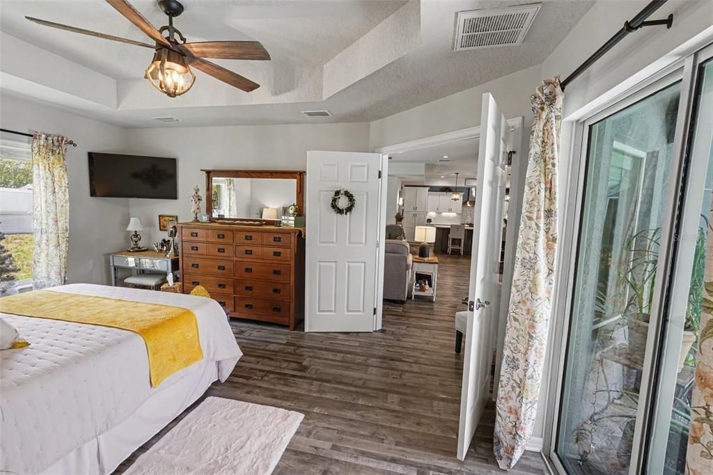 For Sale: $600,000 (3 beds, 3 baths, 2016 Square Feet)