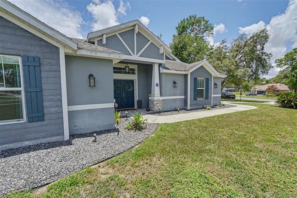 For Sale: $600,000 (3 beds, 3 baths, 2016 Square Feet)