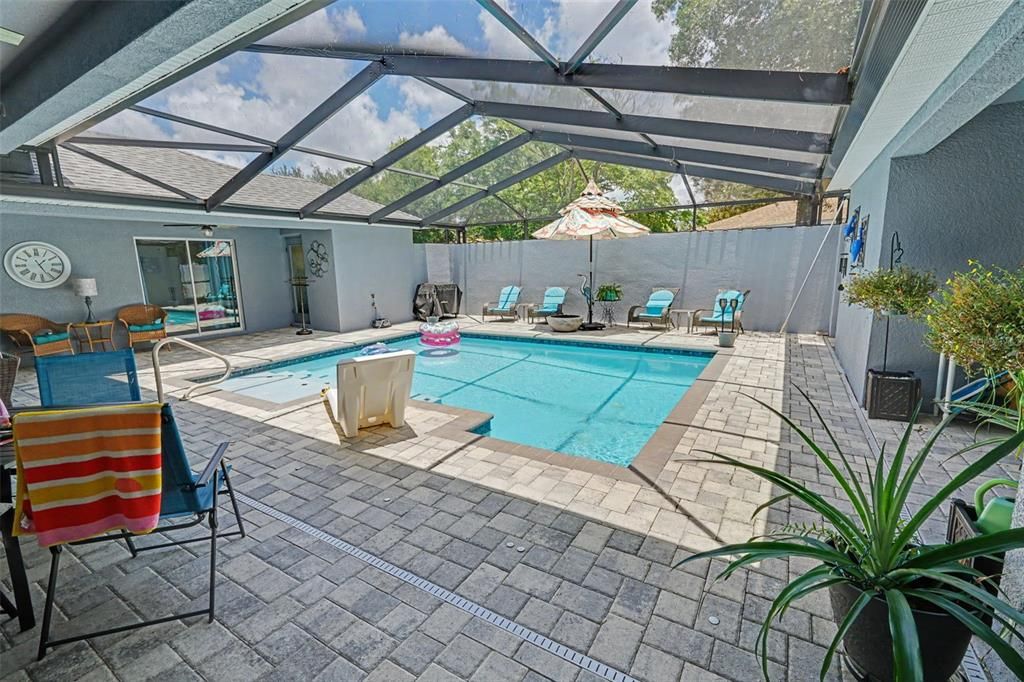 For Sale: $600,000 (3 beds, 3 baths, 2016 Square Feet)