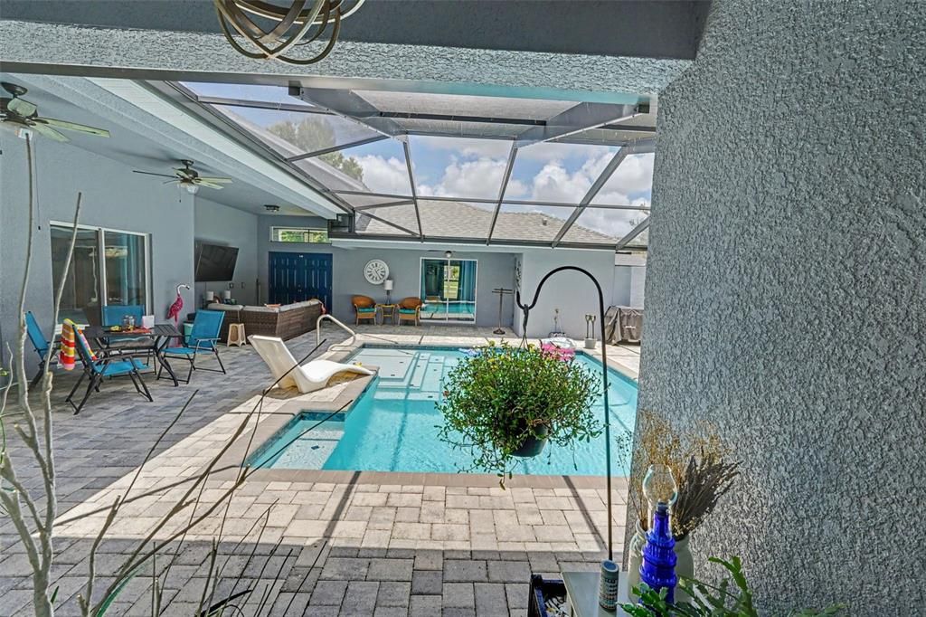 For Sale: $600,000 (3 beds, 3 baths, 2016 Square Feet)