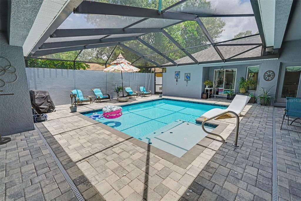 For Sale: $600,000 (3 beds, 3 baths, 2016 Square Feet)