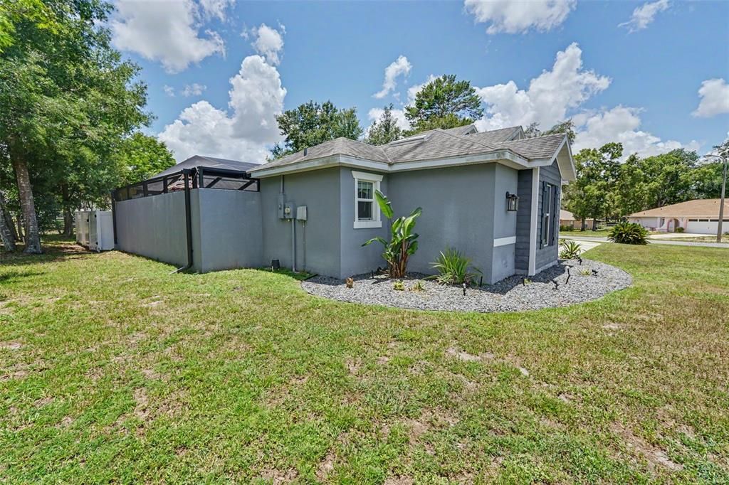 For Sale: $600,000 (3 beds, 3 baths, 2016 Square Feet)
