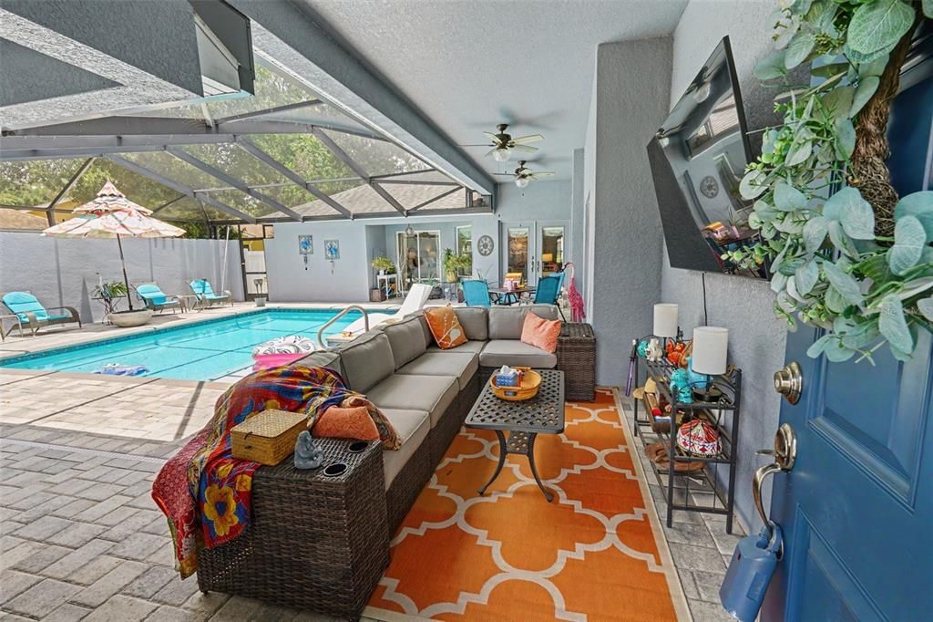 For Sale: $600,000 (3 beds, 3 baths, 2016 Square Feet)