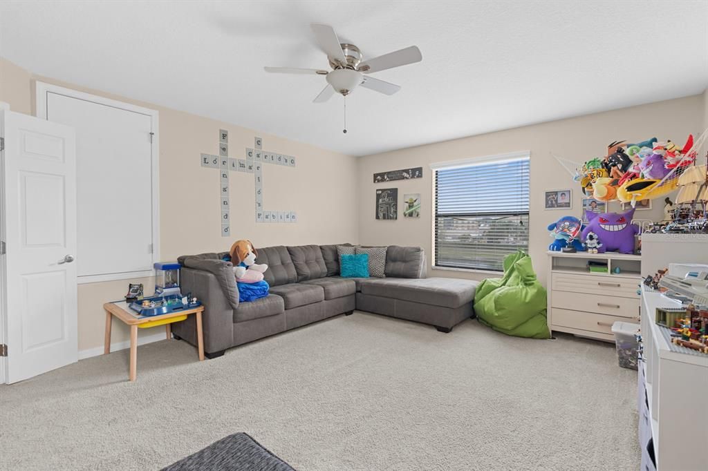 For Sale: $449,900 (6 beds, 3 baths, 2683 Square Feet)