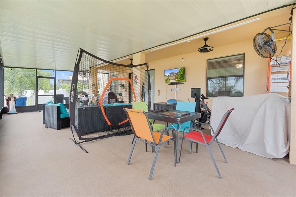 For Sale: $449,900 (6 beds, 3 baths, 2683 Square Feet)