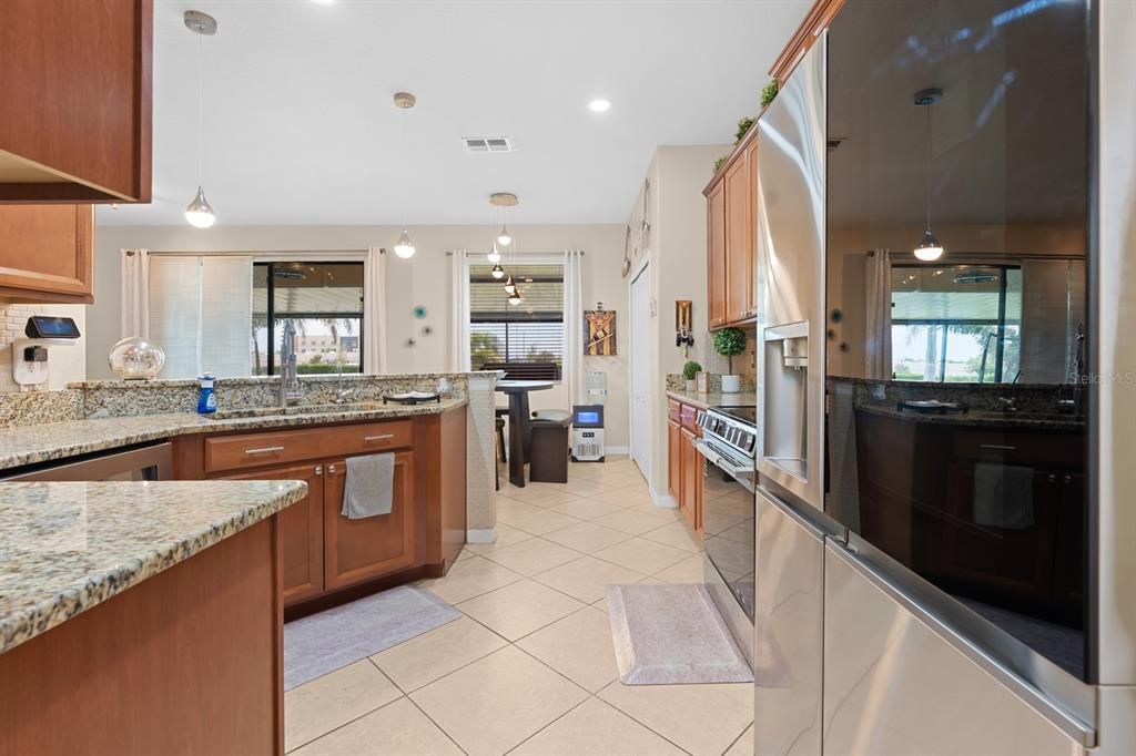 For Sale: $449,900 (6 beds, 3 baths, 2683 Square Feet)