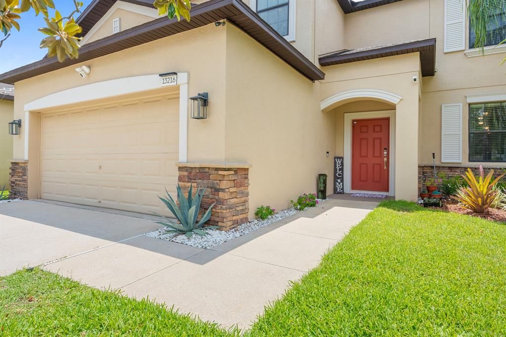 For Sale: $449,900 (6 beds, 3 baths, 2683 Square Feet)