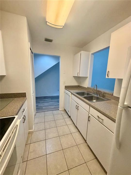 For Rent: $1,600 (2 beds, 2 baths, 1224 Square Feet)