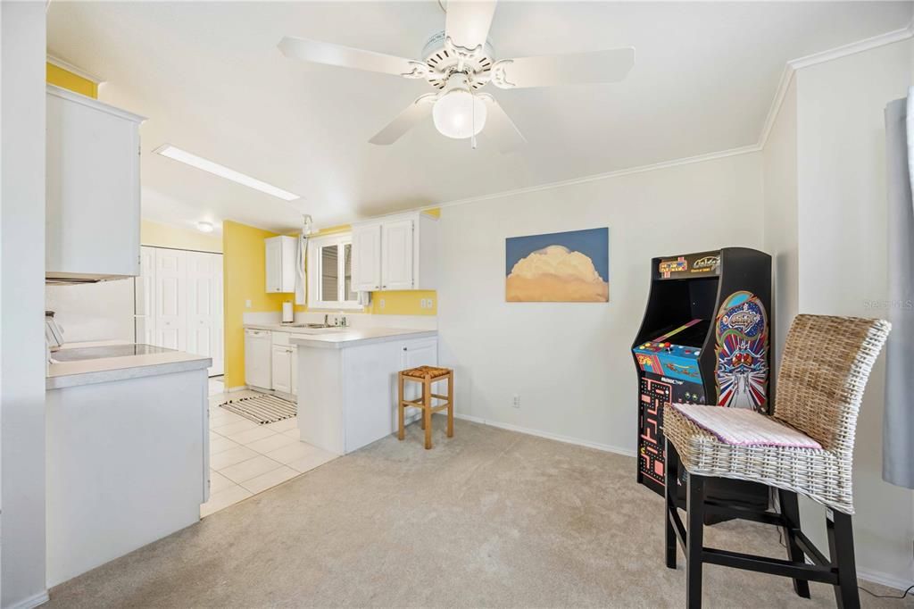 For Sale: $164,900 (2 beds, 2 baths, 1232 Square Feet)