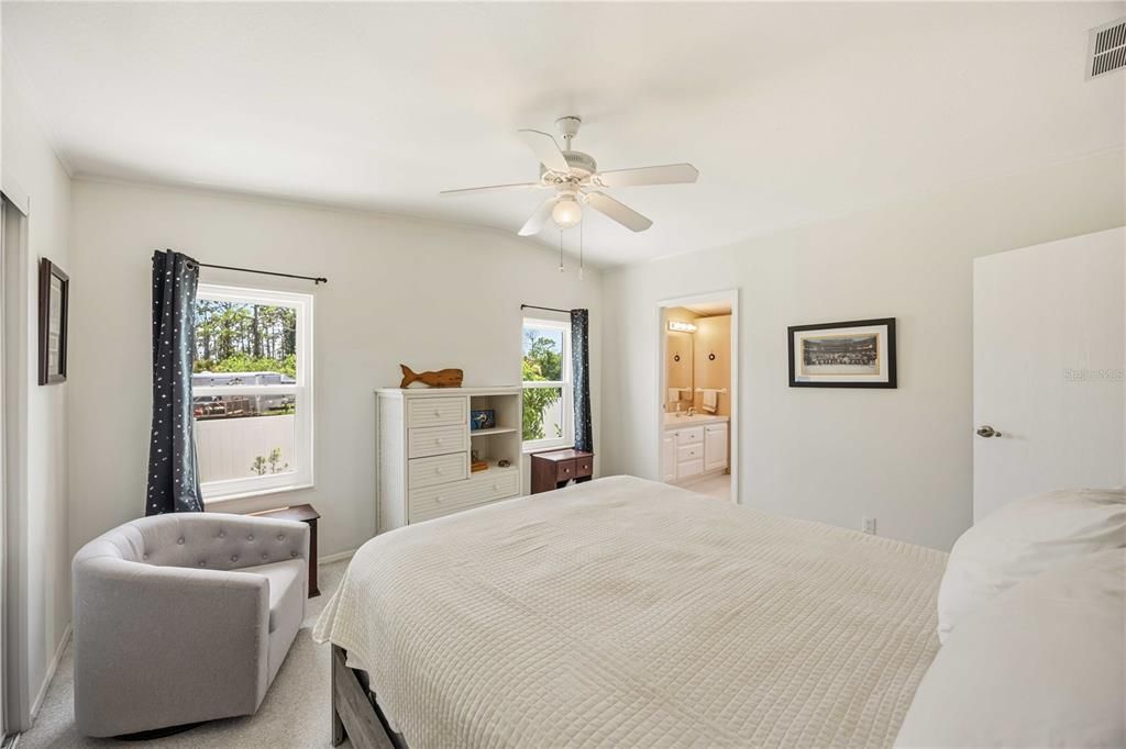 For Sale: $164,900 (2 beds, 2 baths, 1232 Square Feet)