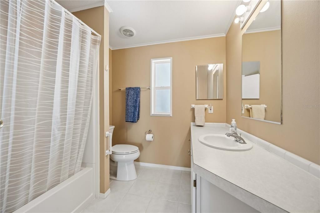 For Sale: $164,900 (2 beds, 2 baths, 1232 Square Feet)
