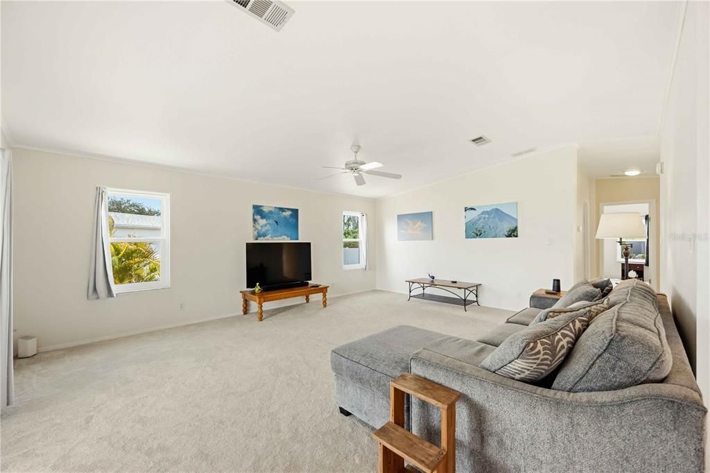For Sale: $164,900 (2 beds, 2 baths, 1232 Square Feet)