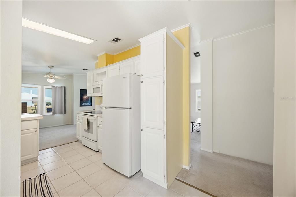 For Sale: $164,900 (2 beds, 2 baths, 1232 Square Feet)