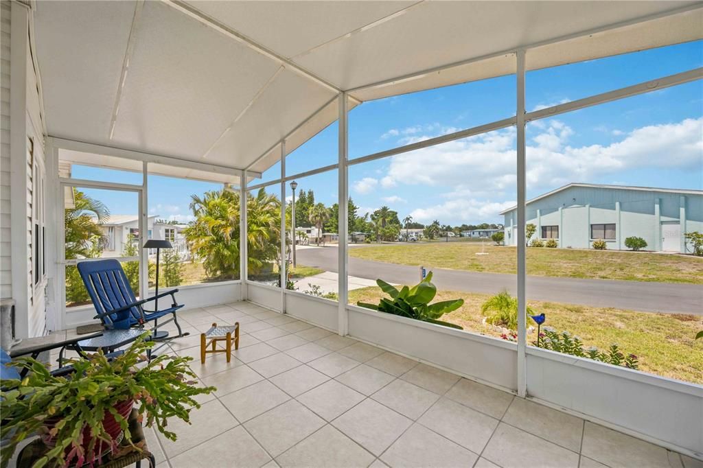 For Sale: $164,900 (2 beds, 2 baths, 1232 Square Feet)