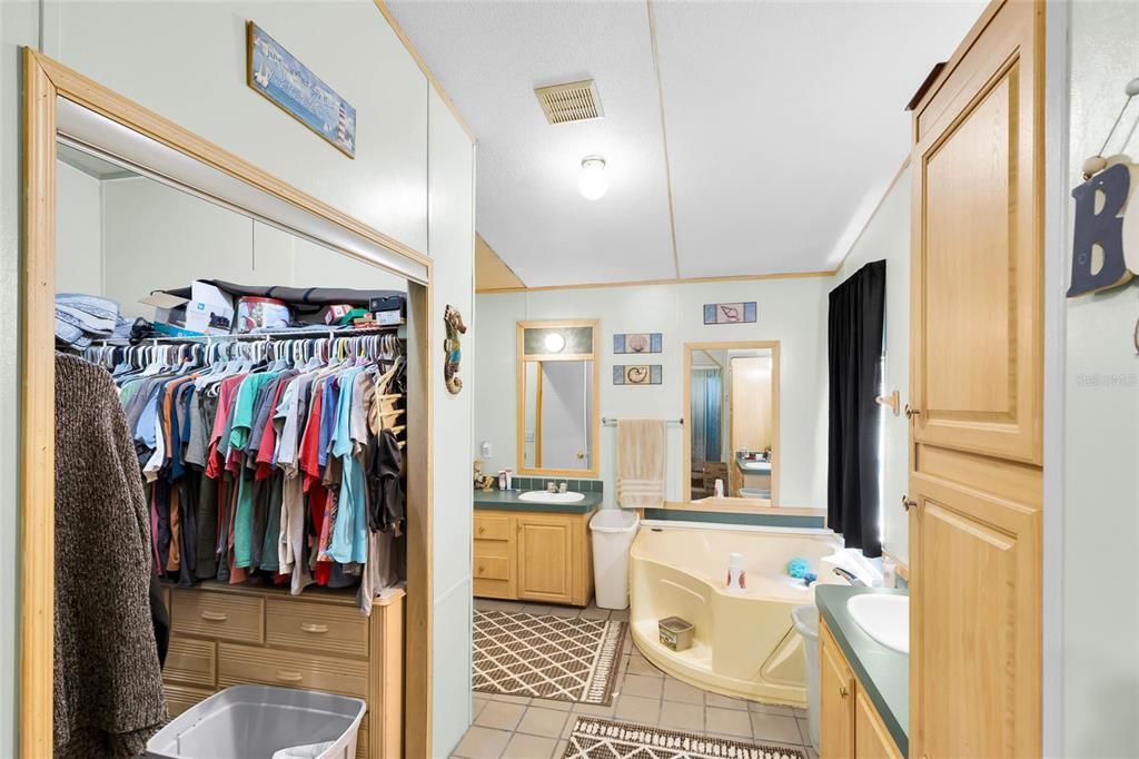 На продажу: $256,900 (3 спален, 2 ванн, 1620 Квадратных фут)