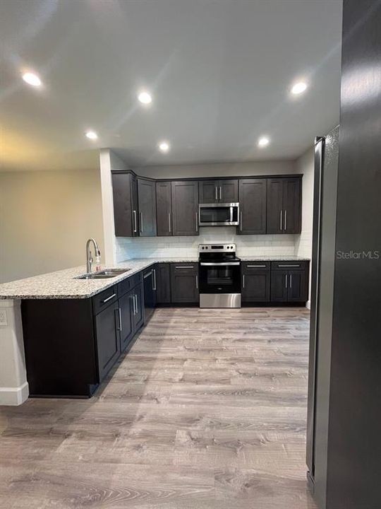 For Rent: $1,700 (3 beds, 2 baths, 1400 Square Feet)