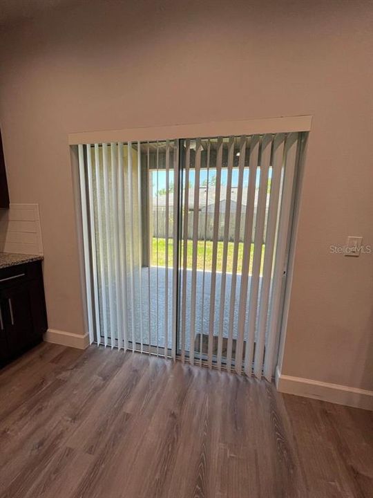 For Rent: $1,700 (3 beds, 2 baths, 1400 Square Feet)