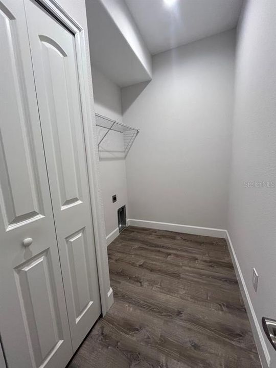 For Rent: $1,700 (3 beds, 2 baths, 1400 Square Feet)