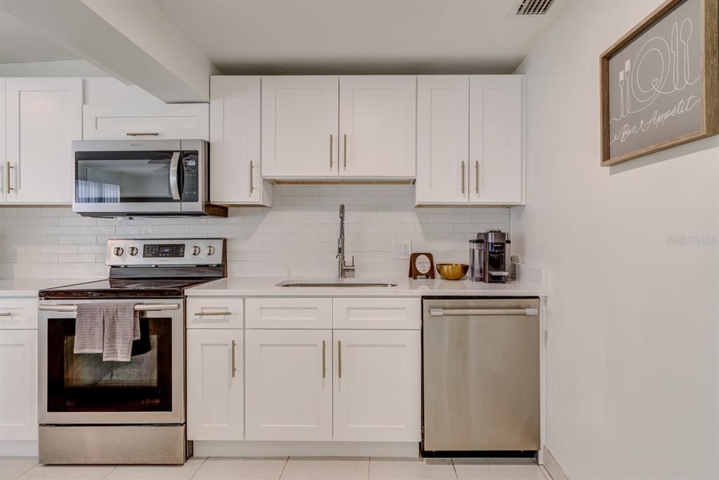 В аренду: $2,499 (3 спален, 2 ванн, 1676 Квадратных фут)