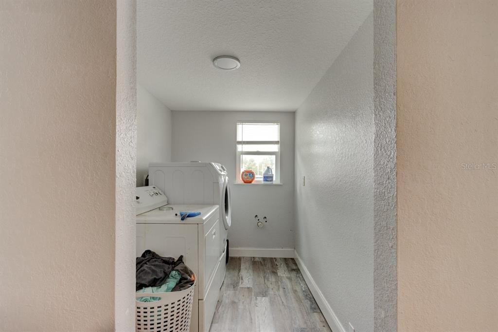 En Venta: $499,000 (5 camas, 0 baños, 1930 Pies cuadrados)