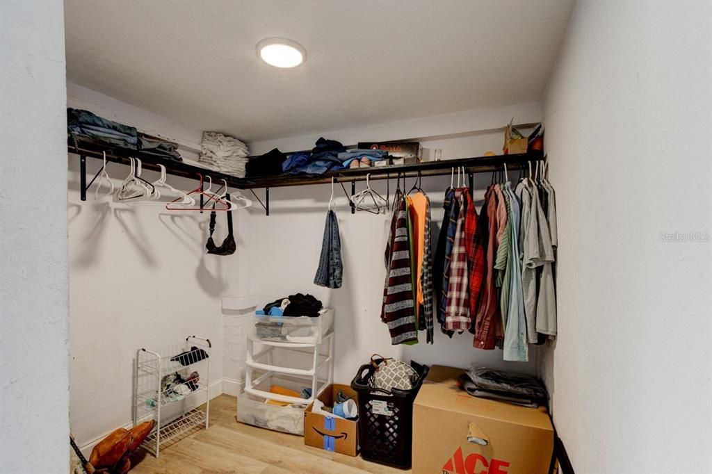 En Venta: $499,000 (5 camas, 0 baños, 1930 Pies cuadrados)
