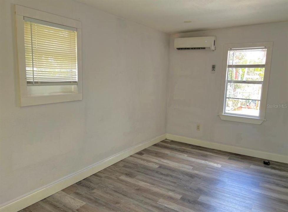 En Venta: $499,000 (5 camas, 0 baños, 1930 Pies cuadrados)