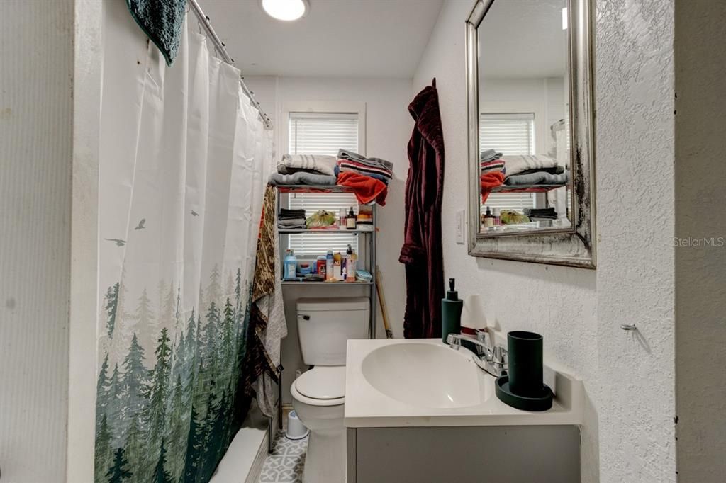 En Venta: $499,000 (5 camas, 0 baños, 1930 Pies cuadrados)