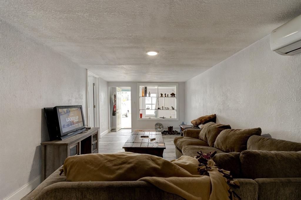 En Venta: $499,000 (5 camas, 0 baños, 1930 Pies cuadrados)
