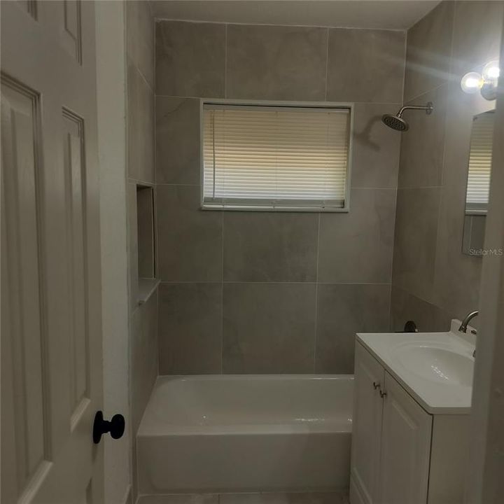 В аренду: $1,350 (2 спален, 1 ванн, 1008 Квадратных фут)