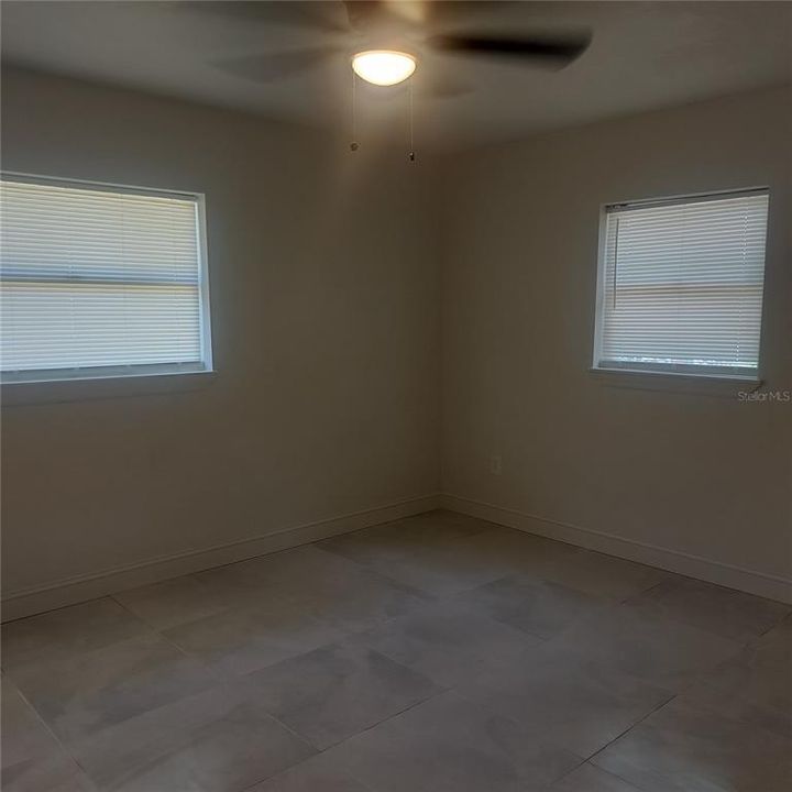 В аренду: $1,350 (2 спален, 1 ванн, 1008 Квадратных фут)
