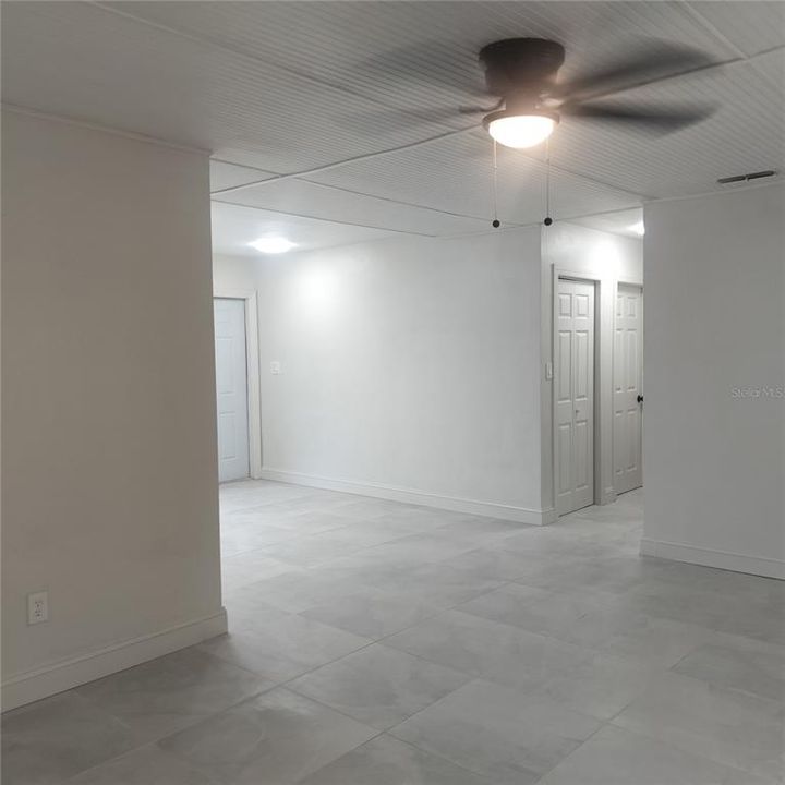 В аренду: $1,350 (2 спален, 1 ванн, 1008 Квадратных фут)