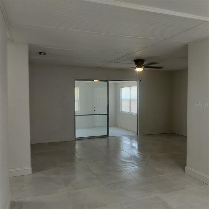 В аренду: $1,350 (2 спален, 1 ванн, 1008 Квадратных фут)