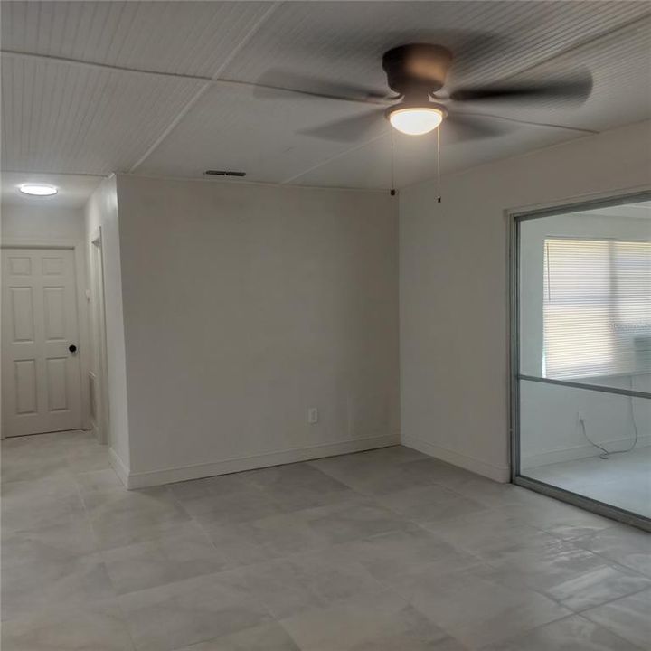 В аренду: $1,350 (2 спален, 1 ванн, 1008 Квадратных фут)