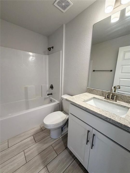 For Rent: $2,200 (3 beds, 2 baths, 1545 Square Feet)