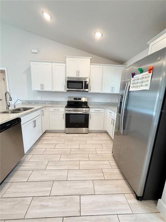 For Rent: $2,200 (3 beds, 2 baths, 1545 Square Feet)