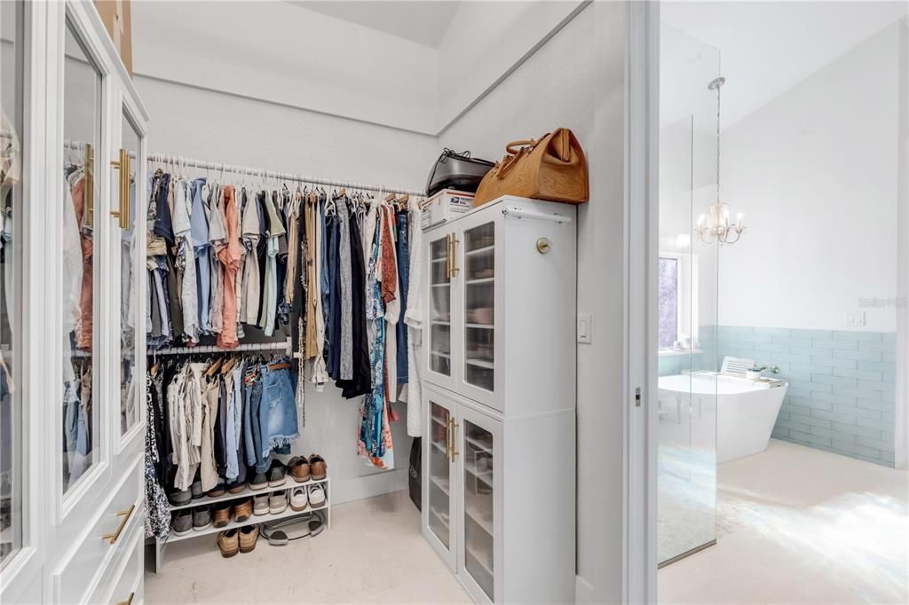 En Venta: $1,100,000 (3 camas, 2 baños, 2084 Pies cuadrados)