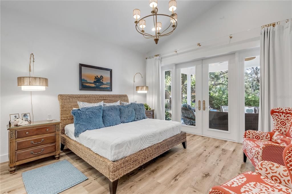 En Venta: $1,100,000 (3 camas, 2 baños, 2084 Pies cuadrados)