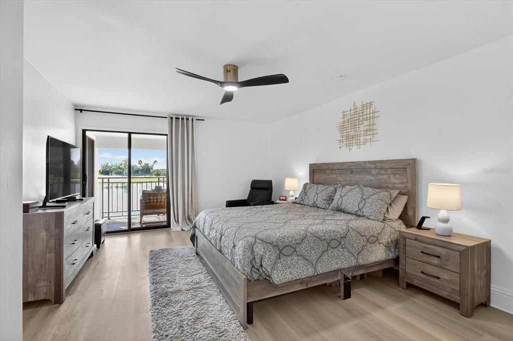 For Rent: $1,800 (1 beds, 1 baths, 819 Square Feet)