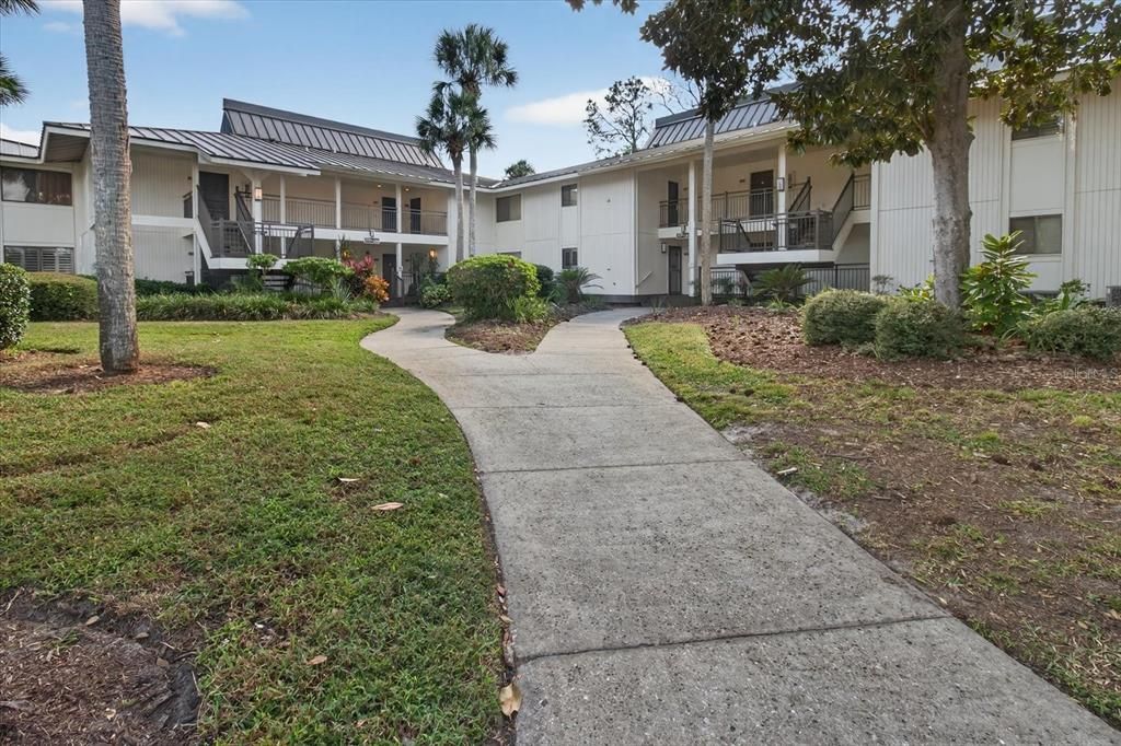For Rent: $1,800 (1 beds, 1 baths, 819 Square Feet)