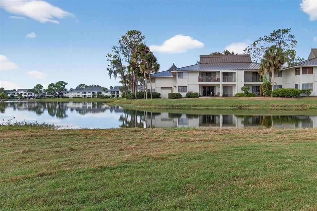 For Rent: $1,800 (1 beds, 1 baths, 819 Square Feet)