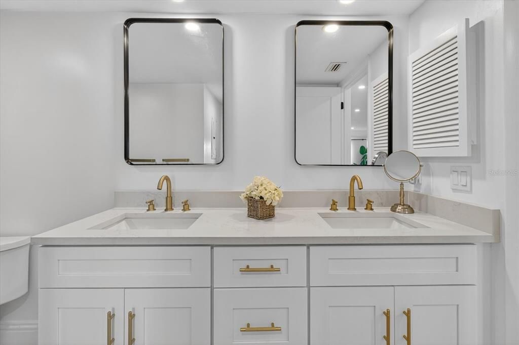 For Rent: $1,800 (1 beds, 1 baths, 819 Square Feet)