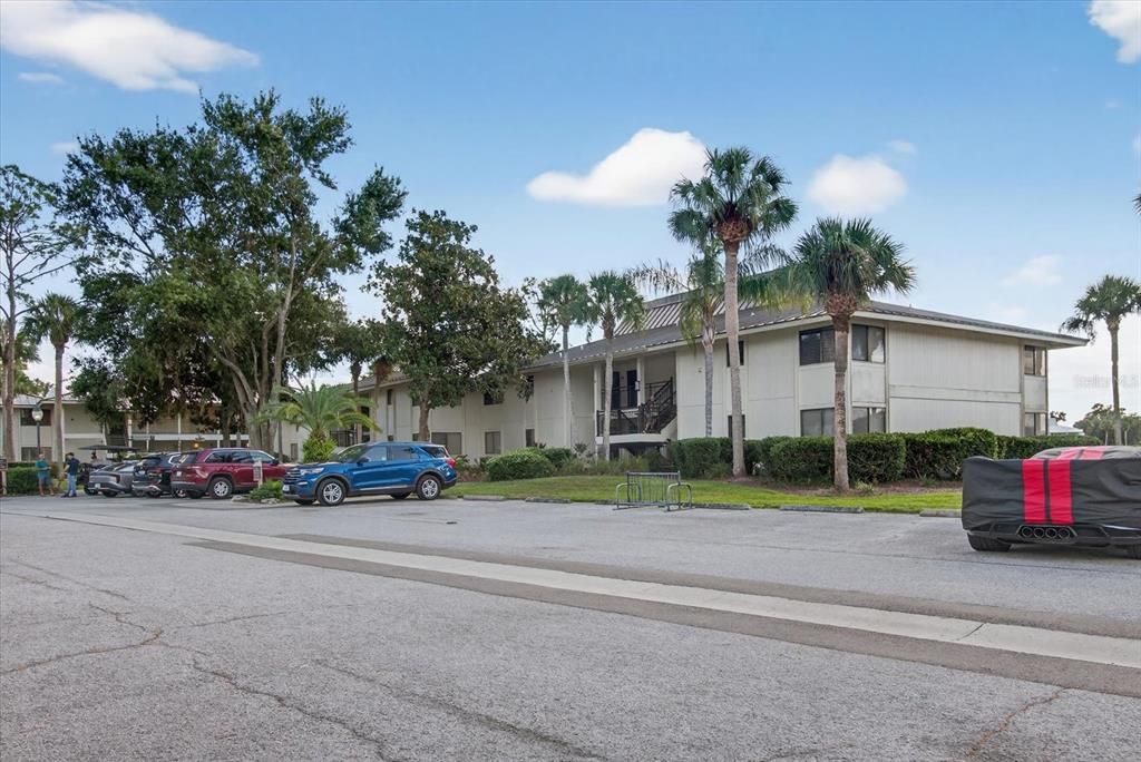 For Rent: $1,800 (1 beds, 1 baths, 819 Square Feet)