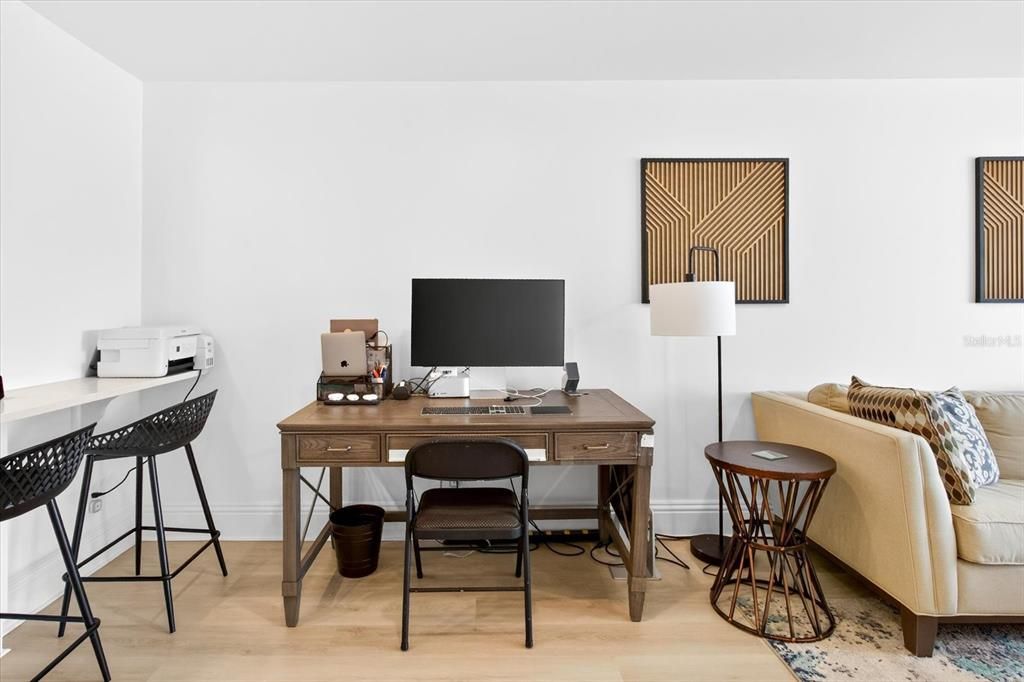 For Rent: $1,800 (1 beds, 1 baths, 819 Square Feet)