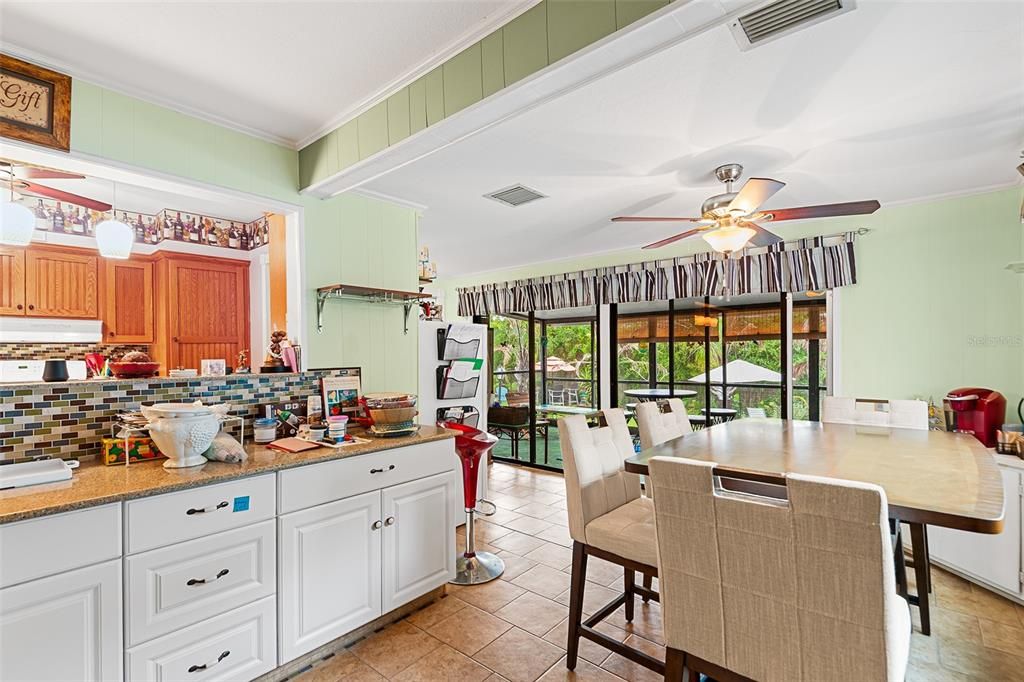 For Sale: $285,000 (3 beds, 2 baths, 1773 Square Feet)