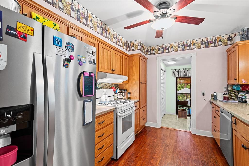 For Sale: $285,000 (3 beds, 2 baths, 1773 Square Feet)