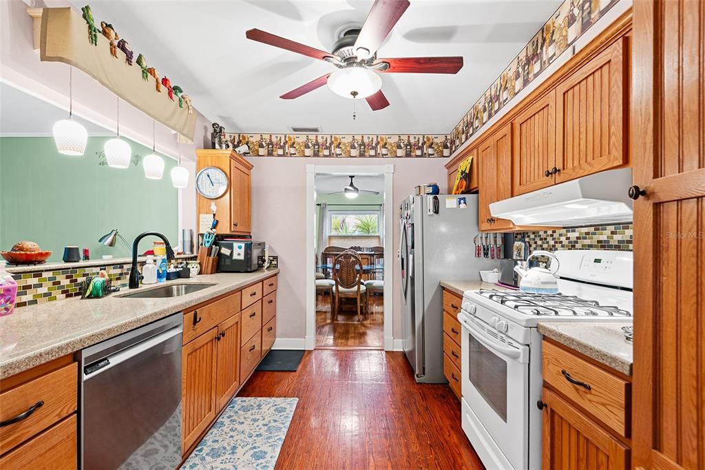 For Sale: $285,000 (3 beds, 2 baths, 1773 Square Feet)