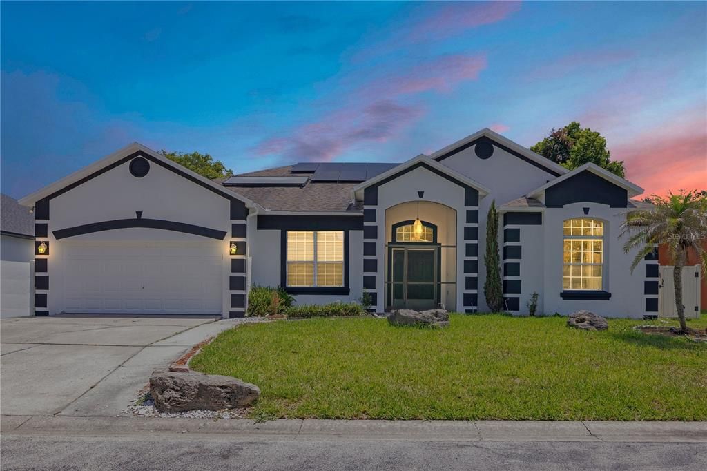 For Sale: $389,900 (4 beds, 2 baths, 2500 Square Feet)