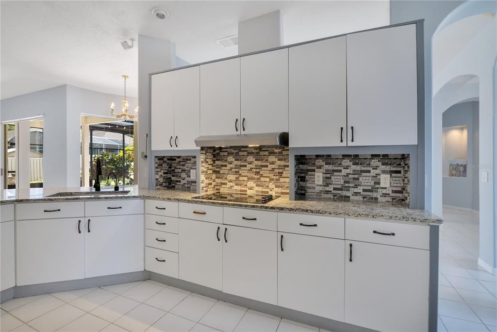 For Sale: $389,900 (4 beds, 2 baths, 2500 Square Feet)