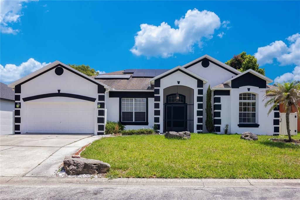 For Sale: $389,900 (4 beds, 2 baths, 2500 Square Feet)